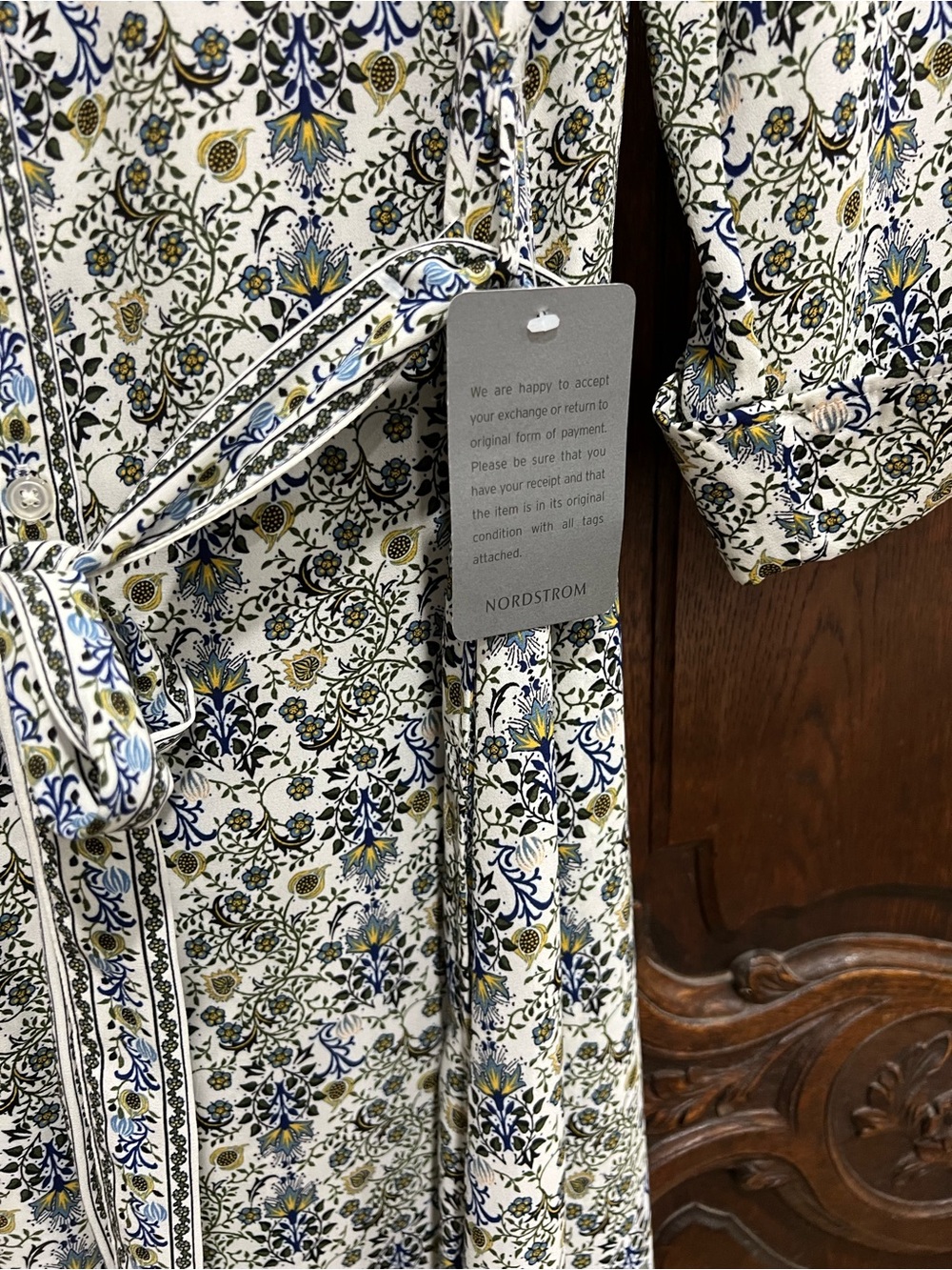 Max Studio LONDON Floral Button-Front Long Sleeve Dress in White blue & Olive - Picture 3 of 3